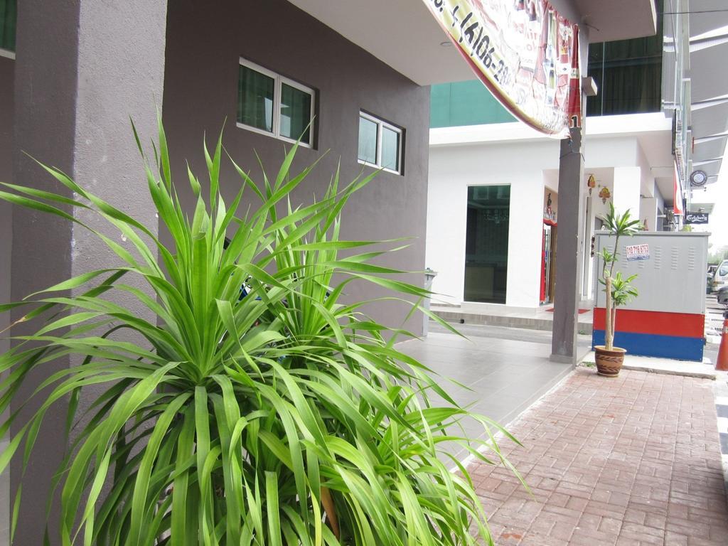 Place2Stay Hotel Malacca Exteriör bild