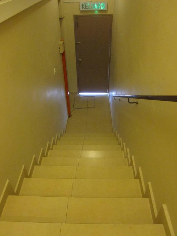 Place2Stay Hotel Malacca Exteriör bild