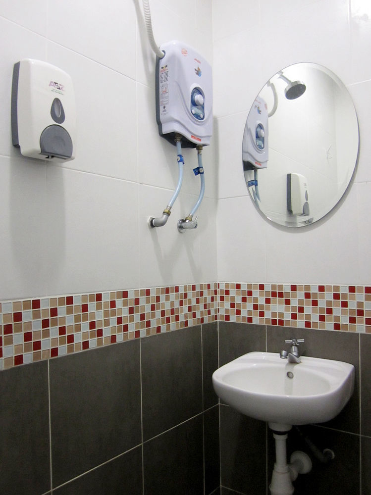 Place2Stay Hotel Malacca Exteriör bild