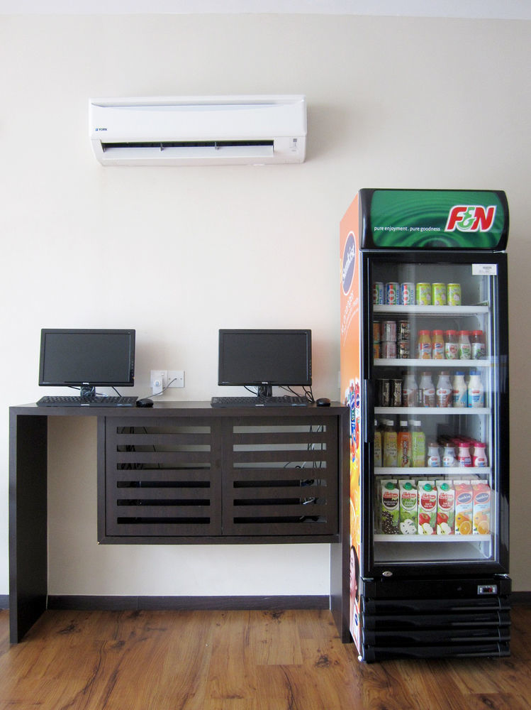 Place2Stay Hotel Malacca Exteriör bild